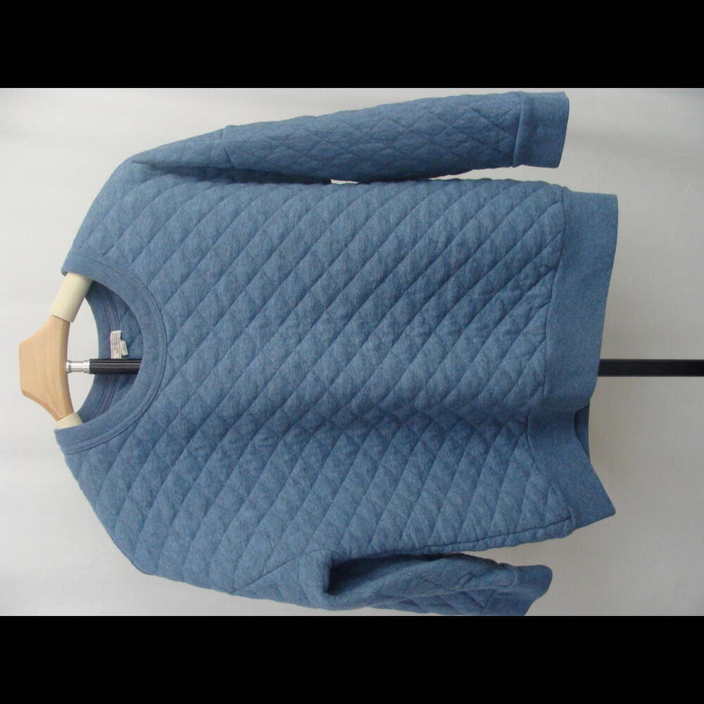Gap Quilted Sweatshirt – Stylish Comfort in Blue